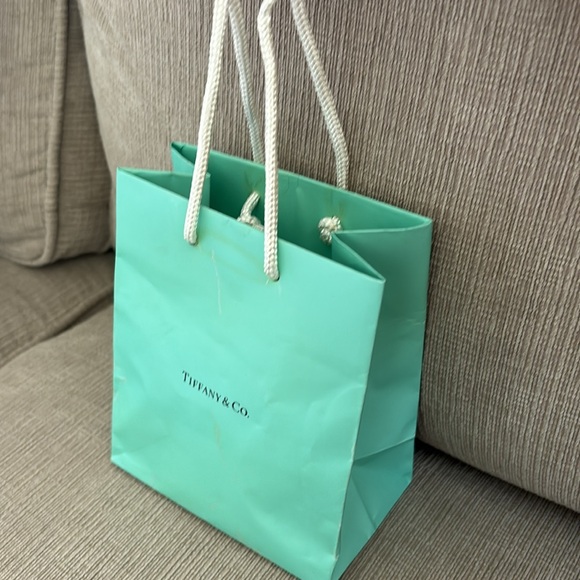 Tiffany authentic gift box with empty black Tiffany & Co. suede ring box w bag. - Picture 8 of 13